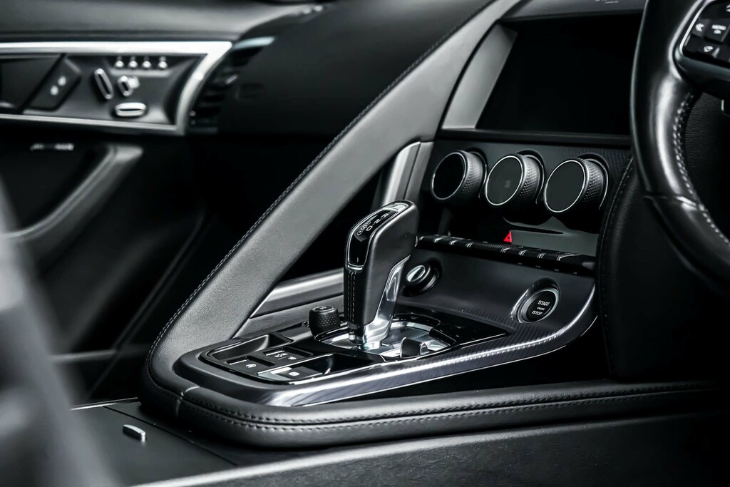 Jaguar F-Type P450 R-dynamic  #17