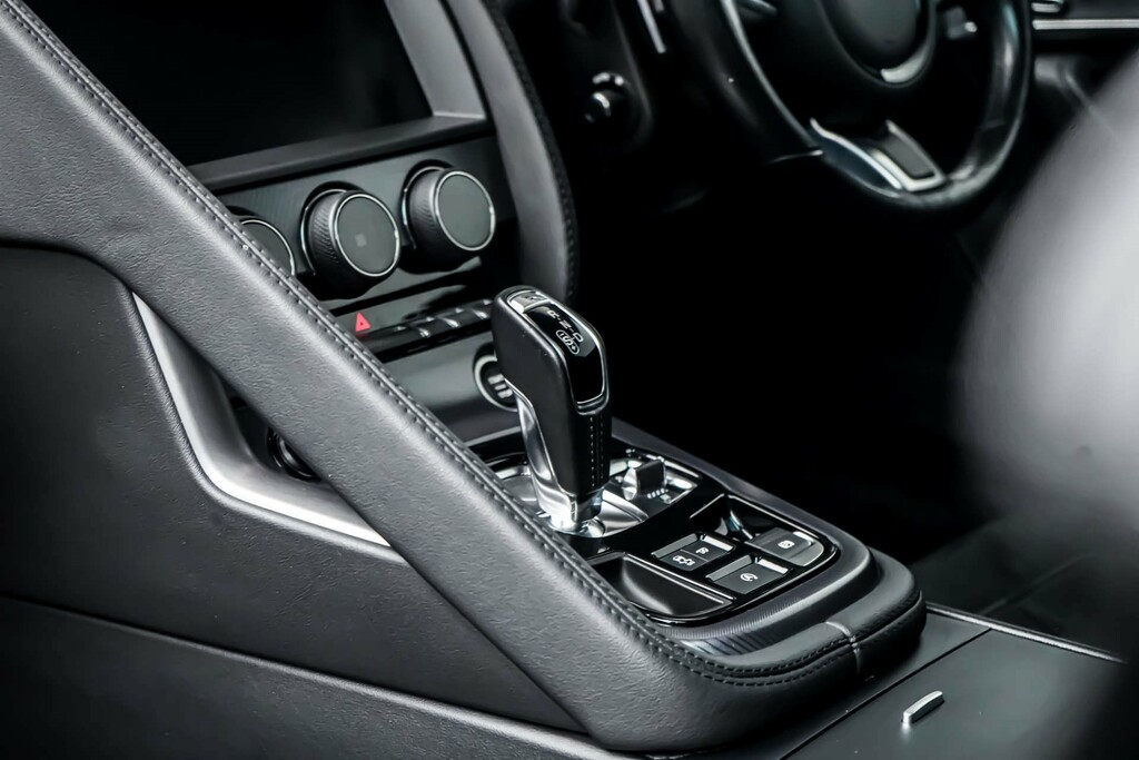 Jaguar F-Type P450 R-dynamic  #21