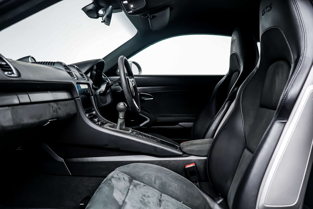 Porsche 718 Cayman Coupe Gpf Silver #7