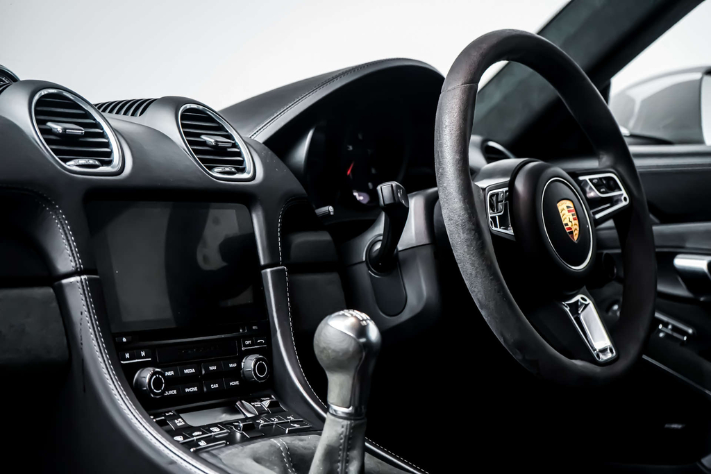 Porsche 718 Cayman Coupe Gpf Silver #21
