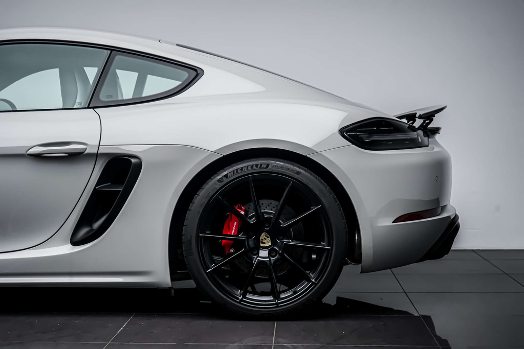 Porsche 718 Cayman Coupe Gpf Silver #13