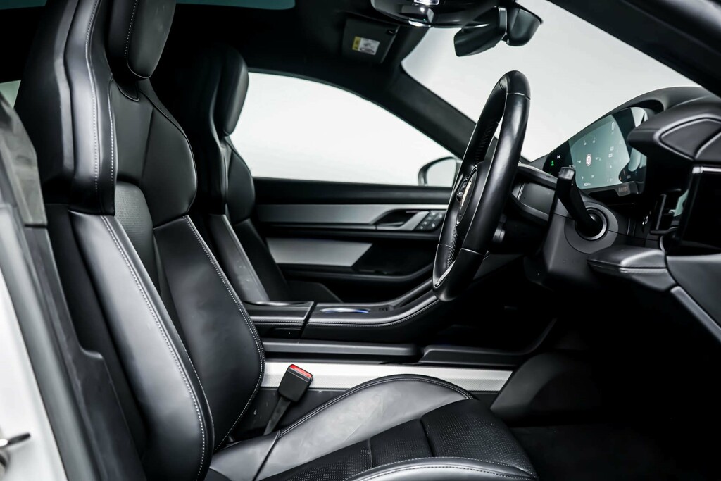 Porsche Taycan Performance Plus 93.4Kwh Gts Saloon LX23PXV  #6