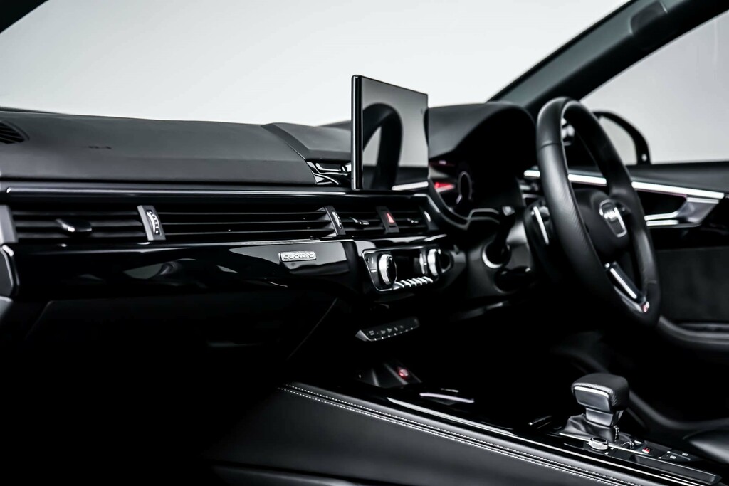 Audi RS4 Avant Audi Rs 4 Avant Competition 450 Ps Tiptronic Black #22