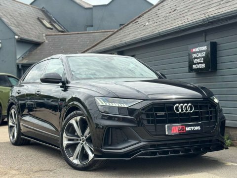 Audi Q8 Black #9