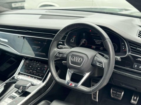Audi Q8 Black #29