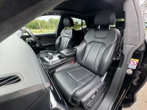 Audi Q8 Black #27