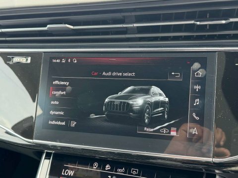 Audi Q8 Black #39
