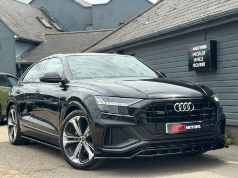 Audi Q8 Black #10