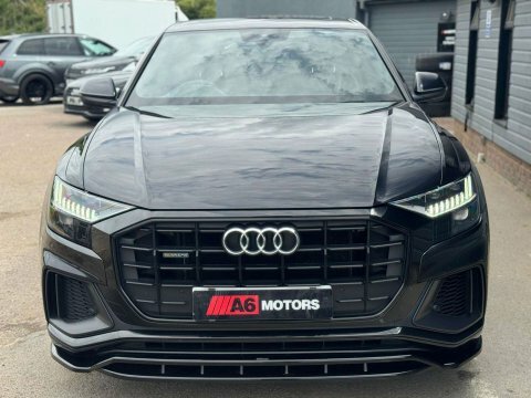 Audi Q8 Black #15