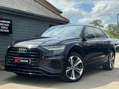Audi Q8 Black #20