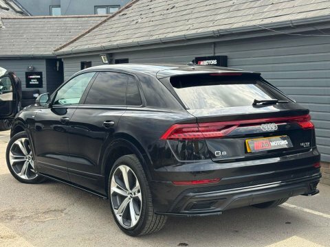 Audi Q8 Black #22
