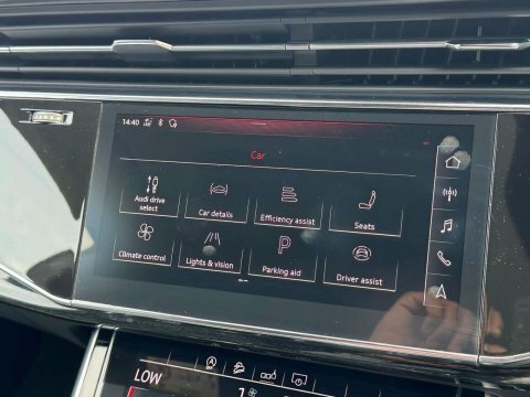 Audi Q8 Black #37