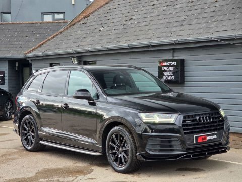 Audi Q7 3.0 Tdi V6 Black #2