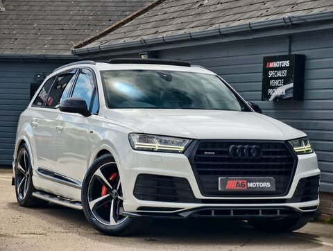 Audi Q7 3.0 Q7 Black White #4