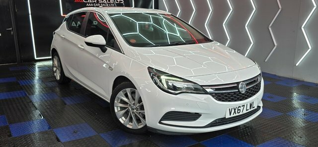 Vauxhall Astra 1.6 Cdti Blueinjection Tech Line Nav Hatchback White