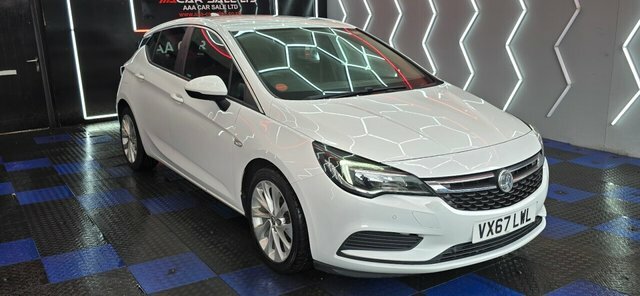 Vauxhall Astra 1.6 Cdti Blueinjection Tech Line Nav Hatchback VX67LWL White #3