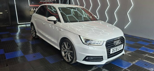 Audi A1 1.0 Tfsi Black Edition Sportback DC18CVT White #3