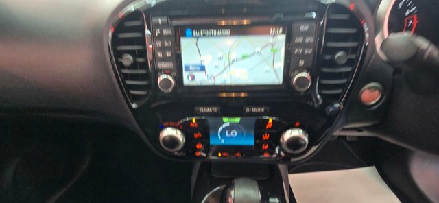 Nissan Juke N-connecta White #16