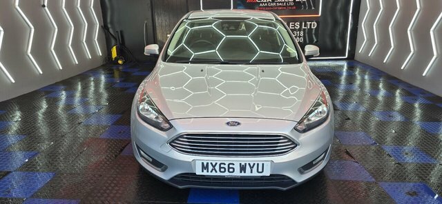 Ford Focus 1.0T Ecoboost Titanium Hatchback Silver #4