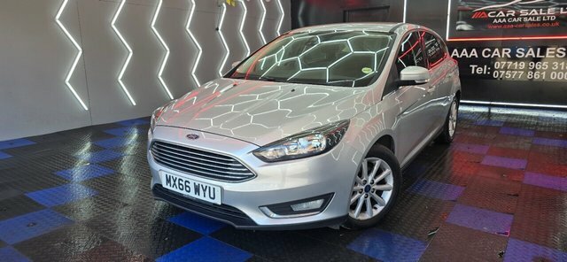 Ford Focus 1.0T Ecoboost Titanium Hatchback Silver #2