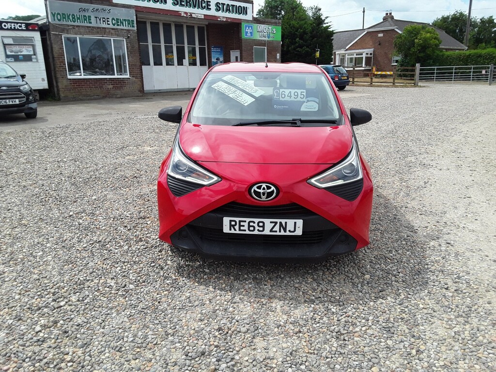 Toyota Aygo 1.0 Vvt-i X Red #2