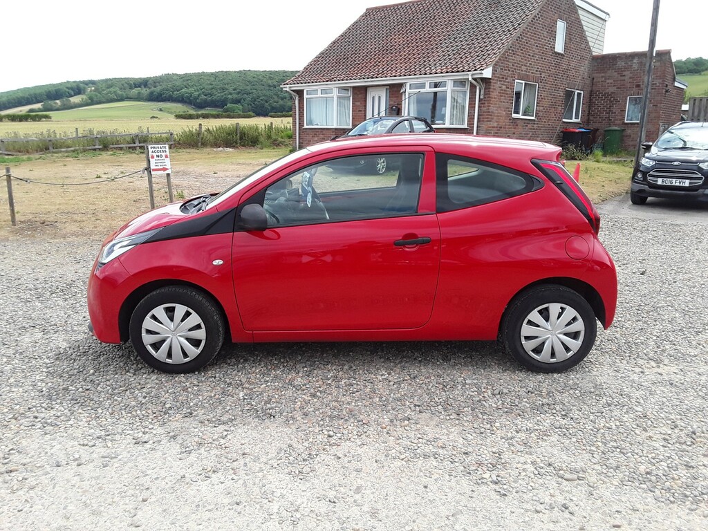 Toyota Aygo 1.0 Vvt-i X Red #4