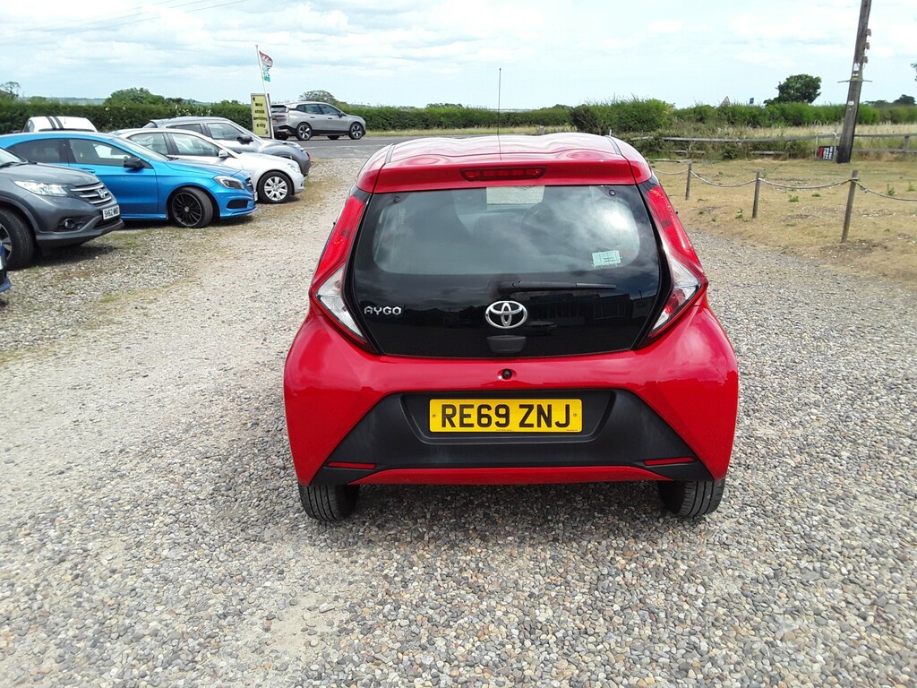 Toyota Aygo 1.0 Vvt-i X Red #6