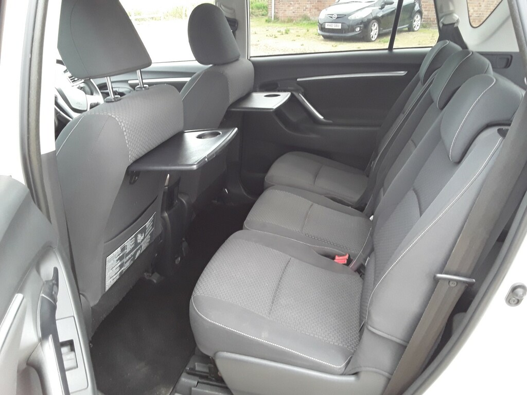 Toyota Verso 2.0 Icon D-4d 122 Bhp White #16