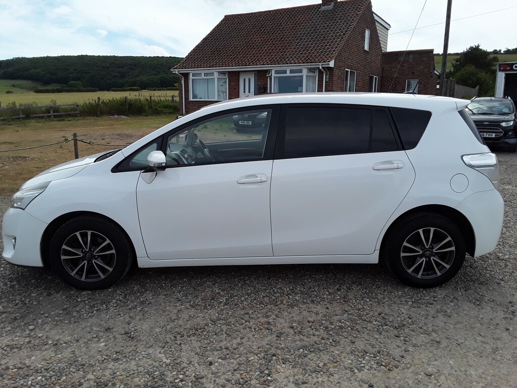 Toyota Verso 2.0 D-4d Icon White #4
