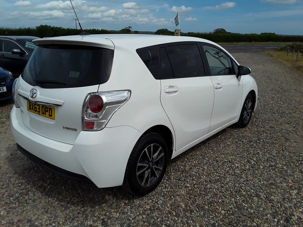Toyota Verso 2.0 Icon D-4d 122 Bhp White #7