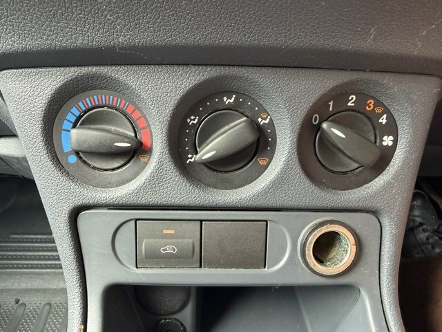 Ford Transit Connect 1.8L Null White #19