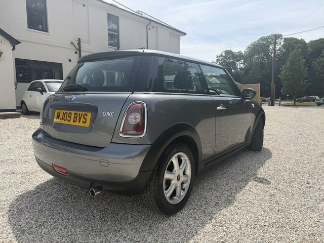Mini Hatch Cooper 1.6 69,611 , 3 Owners , 2 Keys , Fsh Silver #8