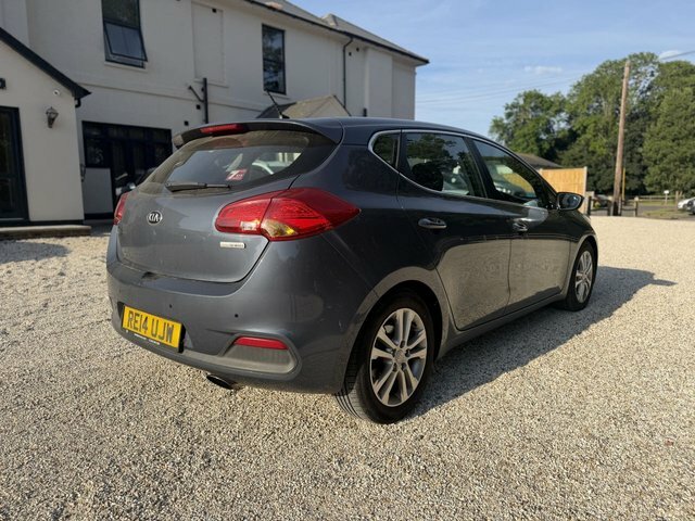 Kia Ceed 1.4 Vr7 Sportwagon Euro 5 White #8