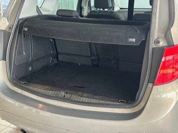 Vauxhall Meriva Mpv Red #28