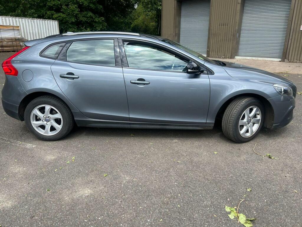 Volvo V40 Cross Country Hatchback 2.0 D2 Se Nav Euro 6 Ss 201 Grey #2