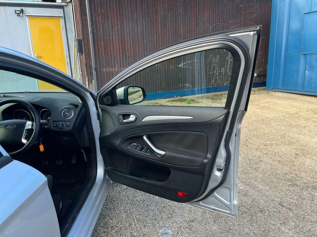 Ford Mondeo Titanium X Sport Grey #31