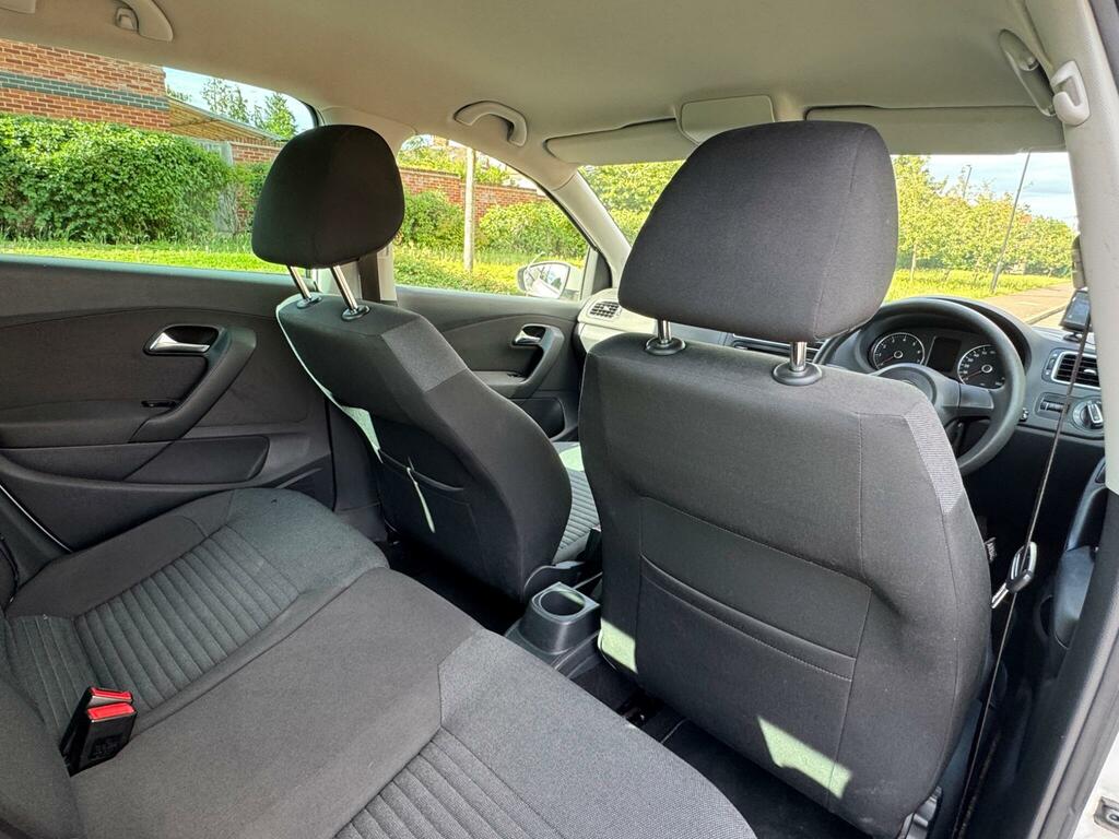 Volkswagen Polo Hatchback White #27