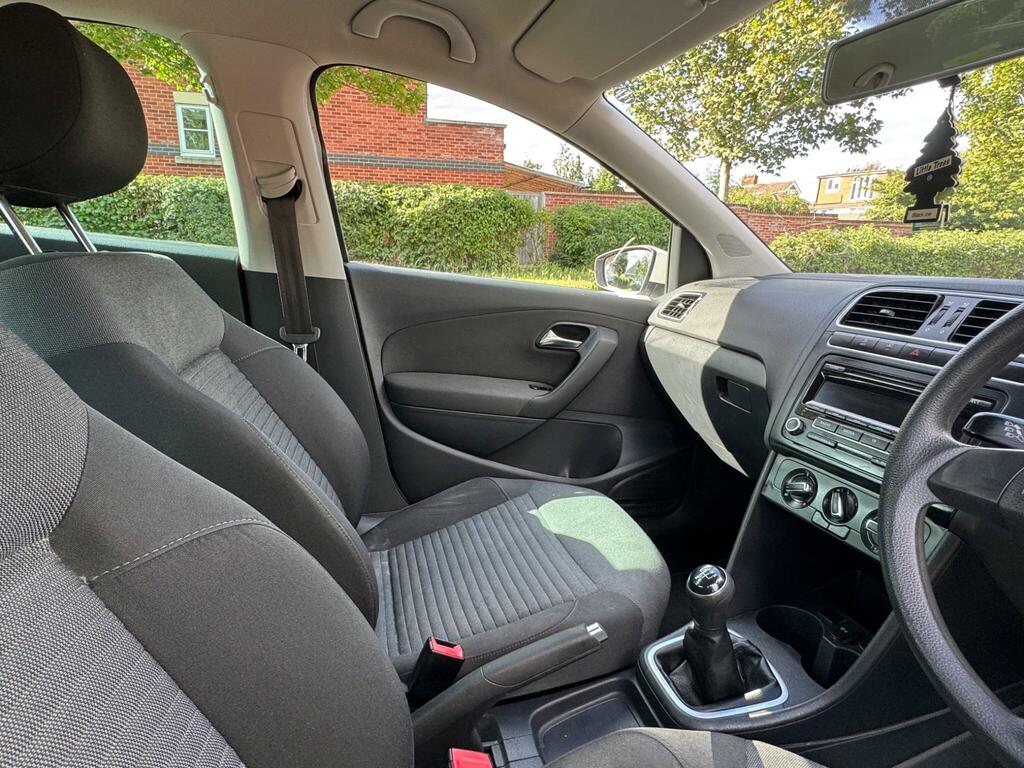 Volkswagen Polo Hatchback White #23
