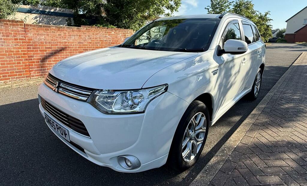 Mitsubishi Outlander Gx3h White