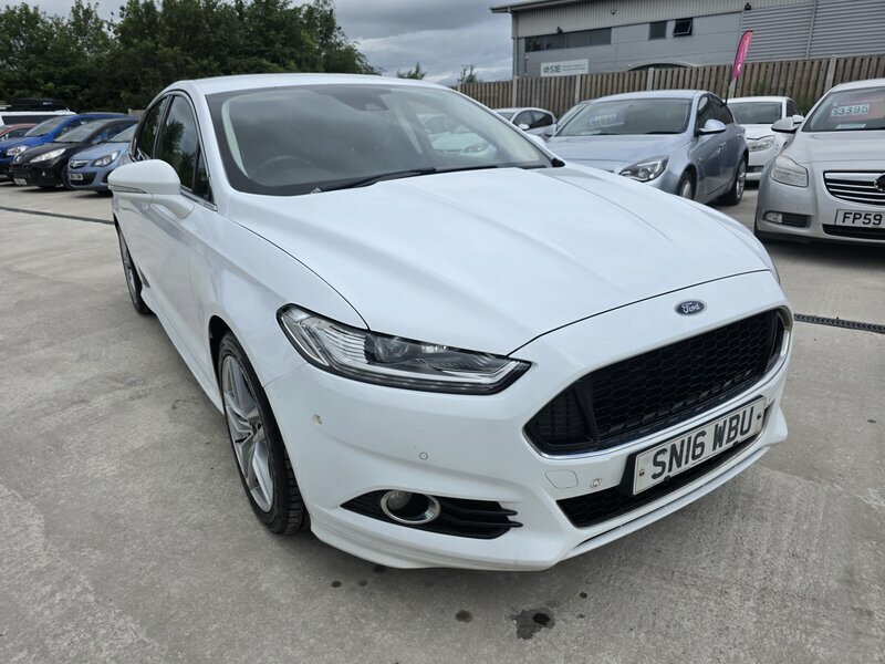 Ford Mondeo 2.0-Mondeo-titanium-tdci-5dr White