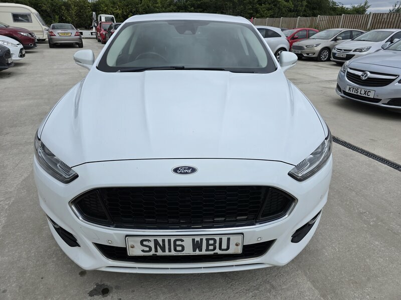 Ford Mondeo 2.0-Mondeo-titanium-tdci-5dr White #2