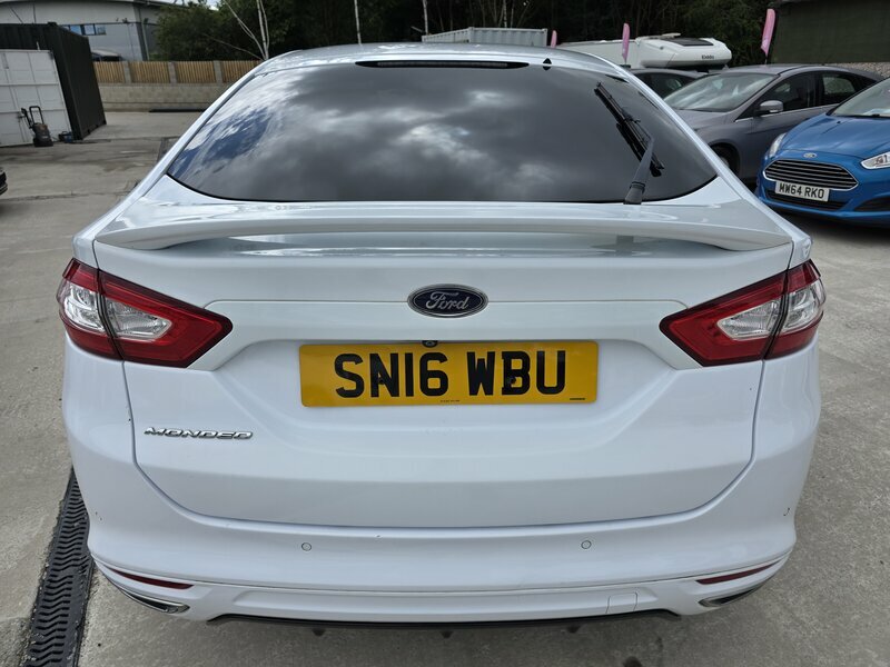 Ford Mondeo 2.0-Mondeo-titanium-tdci-5dr White #6