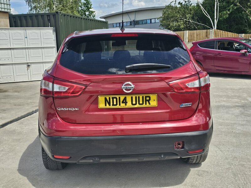 Nissan Qashqai 1.5-Qashqai-acenta-premium-dci-5dr Red #6