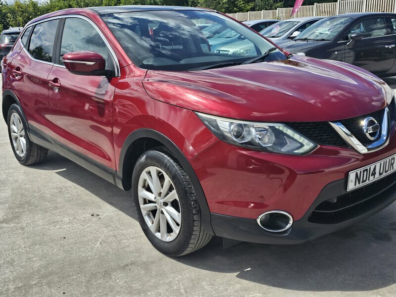 Nissan Qashqai 1.5-Qashqai-acenta-premium-dci-5dr Red