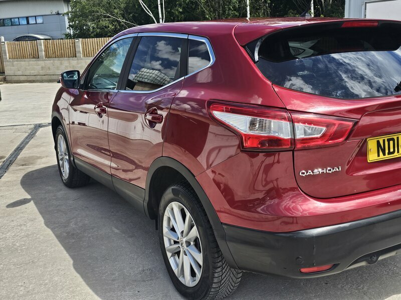 Nissan Qashqai 1.5-Qashqai-acenta-premium-dci-5dr Red #5