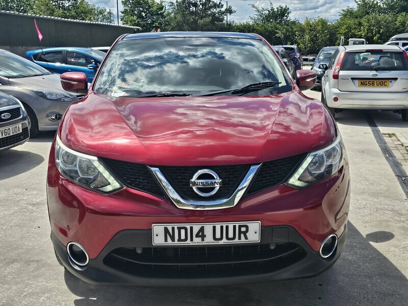 Nissan Qashqai 1.5-Qashqai-acenta-premium-dci-5dr Red #2
