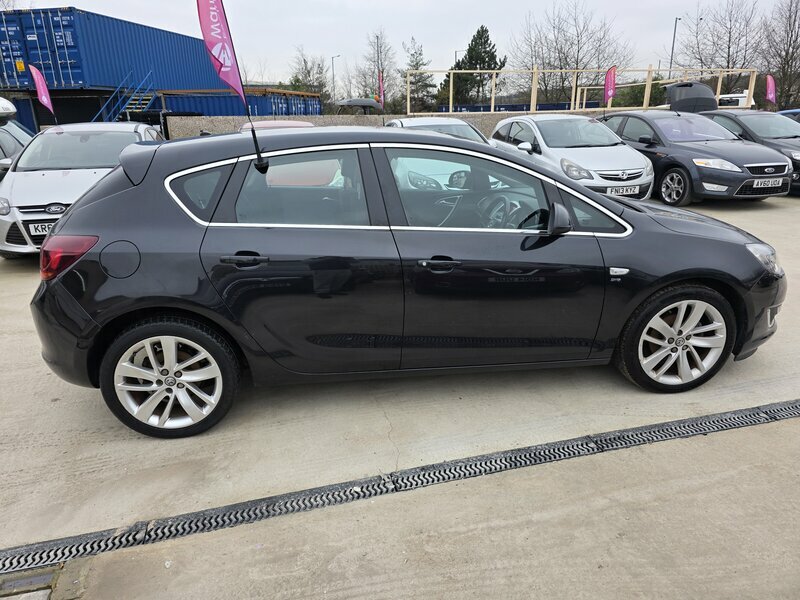 Vauxhall Astra Design Black #8