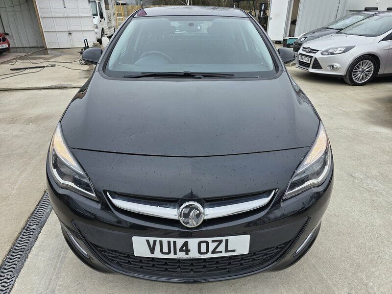Vauxhall Astra 1.6-Astra-sri-5dr Black #2