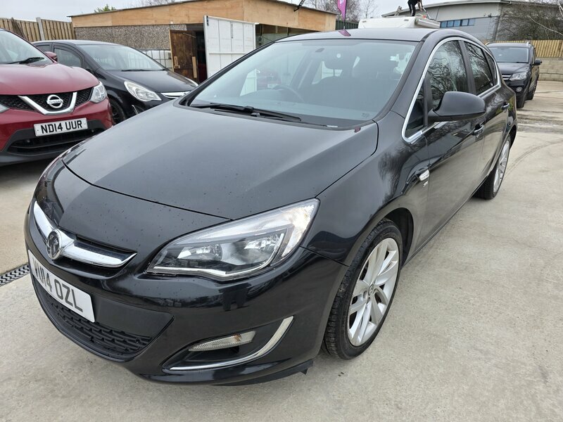 Vauxhall Astra 1.6-Astra-sri-5dr Black #3