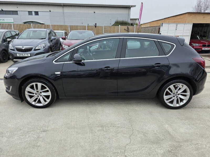Vauxhall Astra 1.6-Astra-sri-5dr Black #4